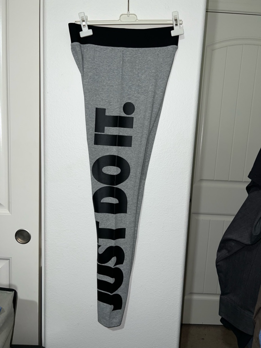 Hanes Snoopy Nike Tee Shirt & Nike Leggings - Picture 11 of 16